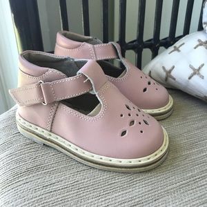 Blush Color Leather T-Strap Mary Jane worn twice 5.5